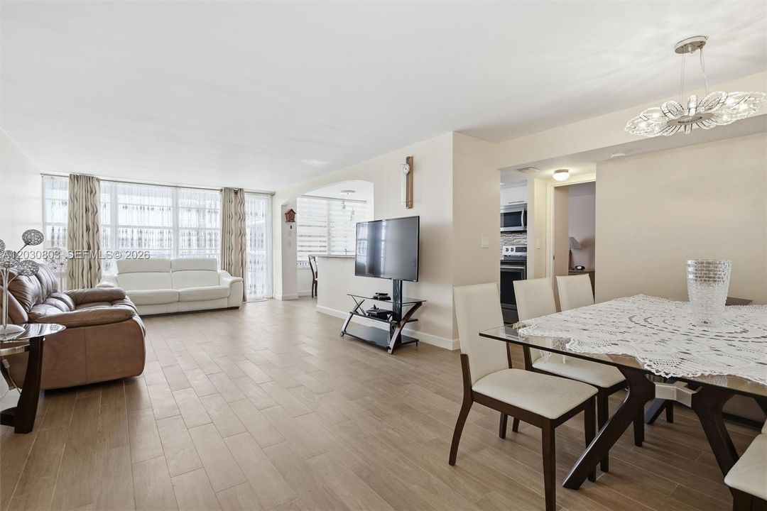 En Venta: $489,922 (2 camas, 2 baños, 1488 Pies cuadrados)