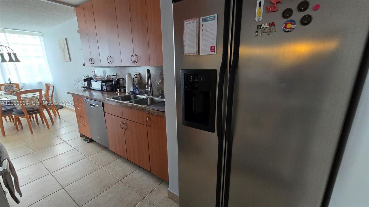 В аренду: $2,300 (1 спален, 1 ванн, 943 Квадратных фут)