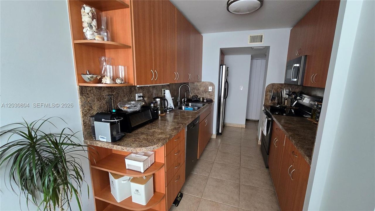 В аренду: $2,300 (1 спален, 1 ванн, 943 Квадратных фут)