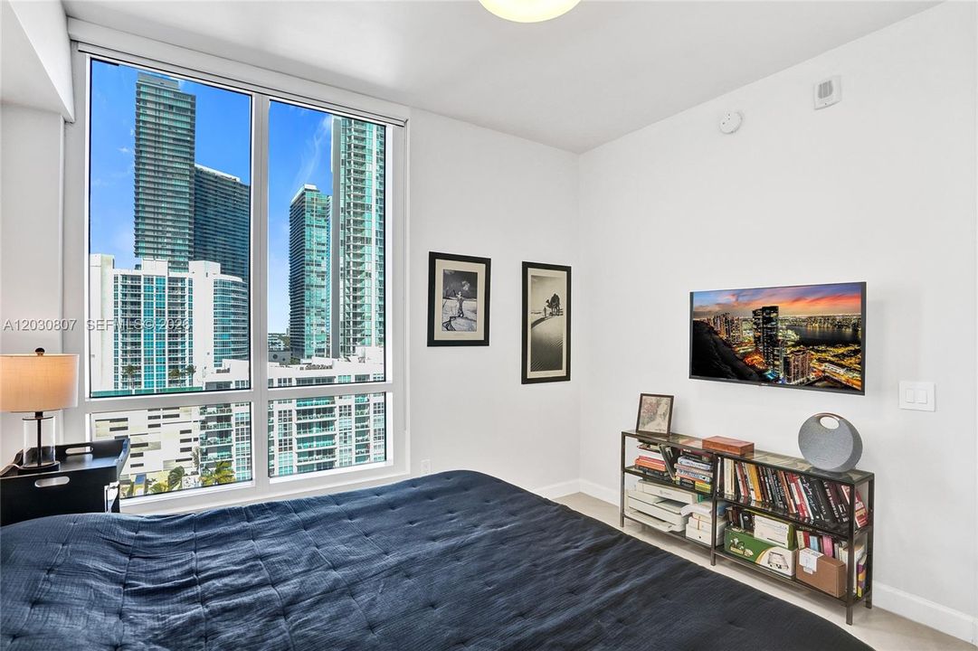 Active With Contract: $775,000 (2 beds, 2 baths, 1191 Square Feet)