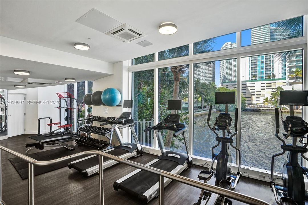 Active With Contract: $775,000 (2 beds, 2 baths, 1191 Square Feet)