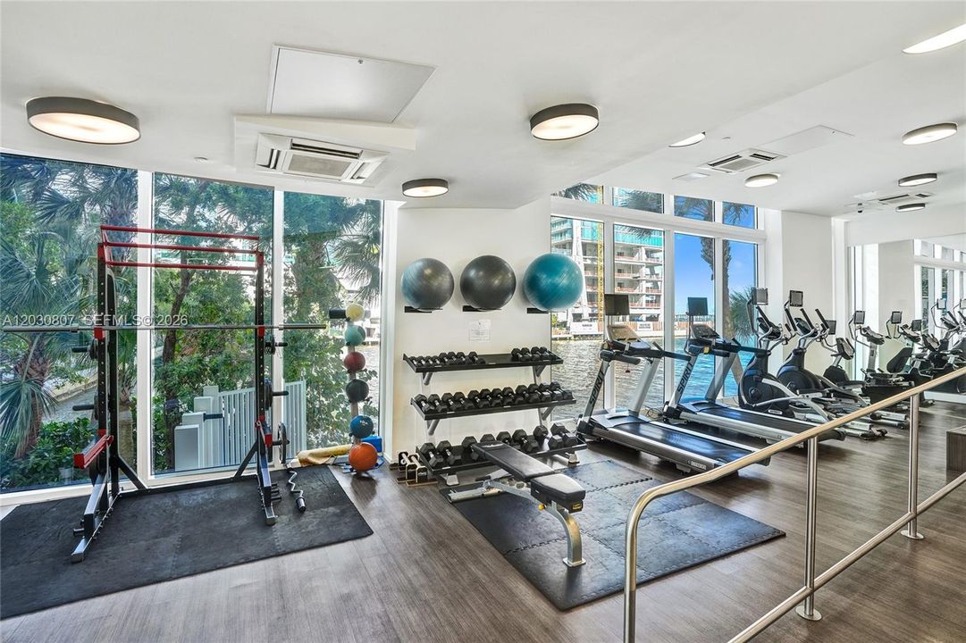 Active With Contract: $775,000 (2 beds, 2 baths, 1191 Square Feet)