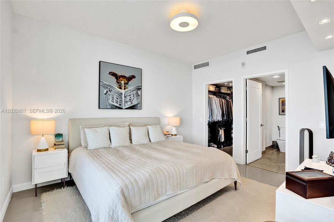 Active With Contract: $775,000 (2 beds, 2 baths, 1191 Square Feet)