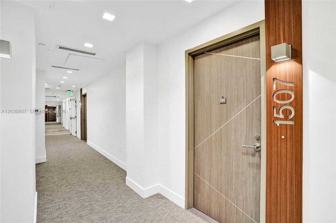 Active With Contract: $775,000 (2 beds, 2 baths, 1191 Square Feet)
