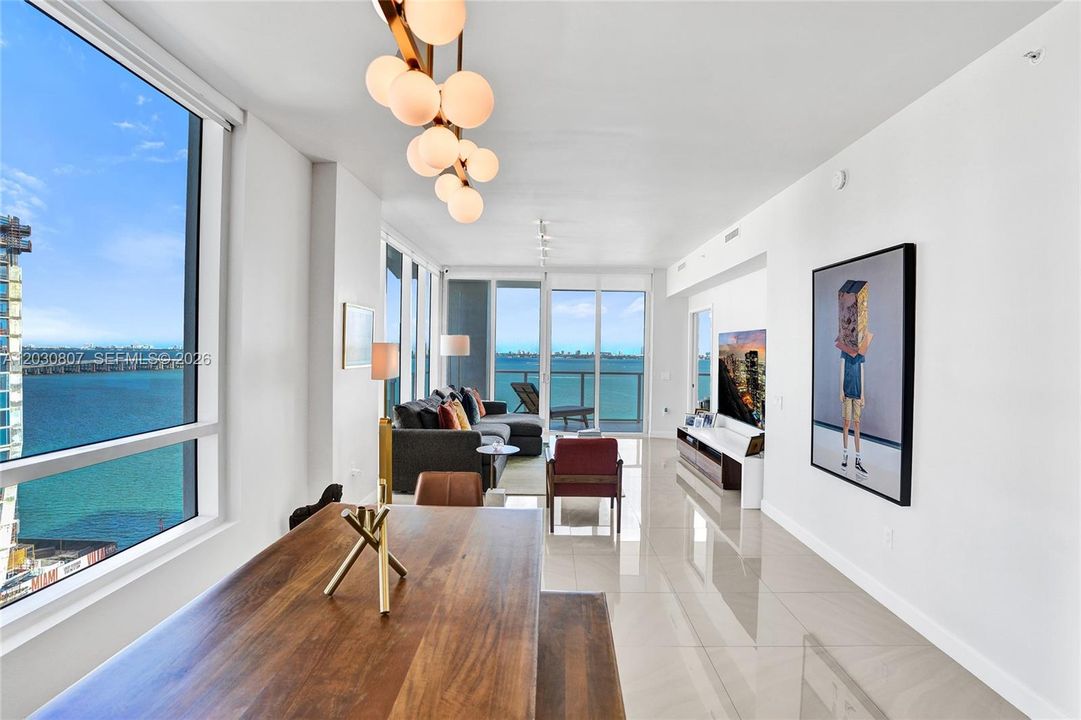 Active With Contract: $775,000 (2 beds, 2 baths, 1191 Square Feet)