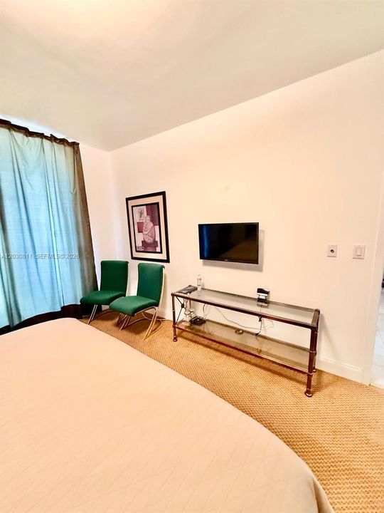 For Rent: $5,300 (2 beds, 2 baths, 1500 Square Feet)
