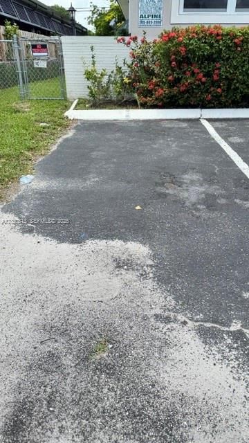 For Rent: $1,700 (1 beds, 1 baths, 400 Square Feet)