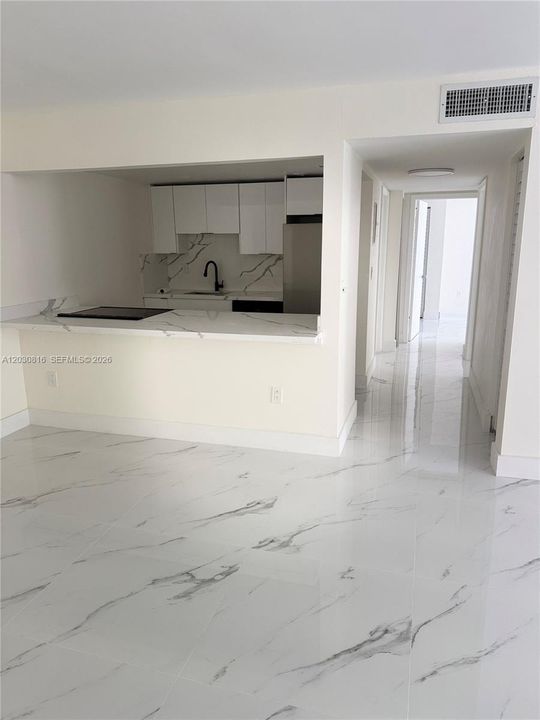 For Rent: $3,200 (2 beds, 2 baths, 875 Square Feet)