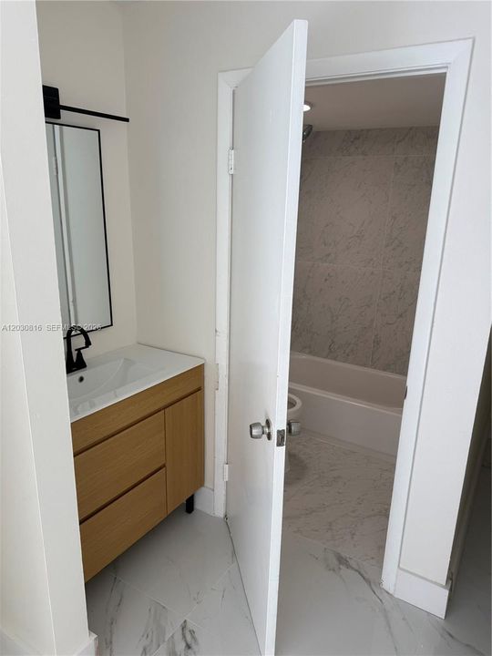 For Rent: $3,200 (2 beds, 2 baths, 875 Square Feet)