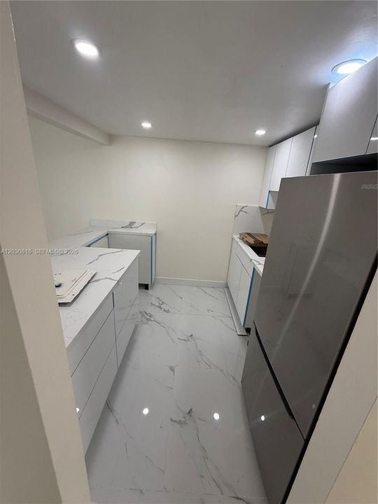 For Rent: $3,200 (2 beds, 2 baths, 875 Square Feet)