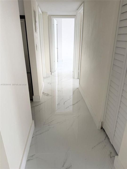 For Rent: $3,200 (2 beds, 2 baths, 875 Square Feet)