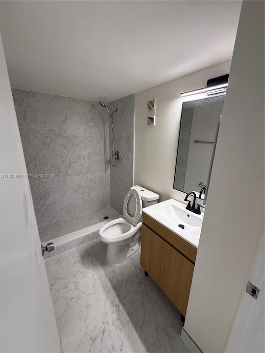 For Rent: $3,200 (2 beds, 2 baths, 875 Square Feet)