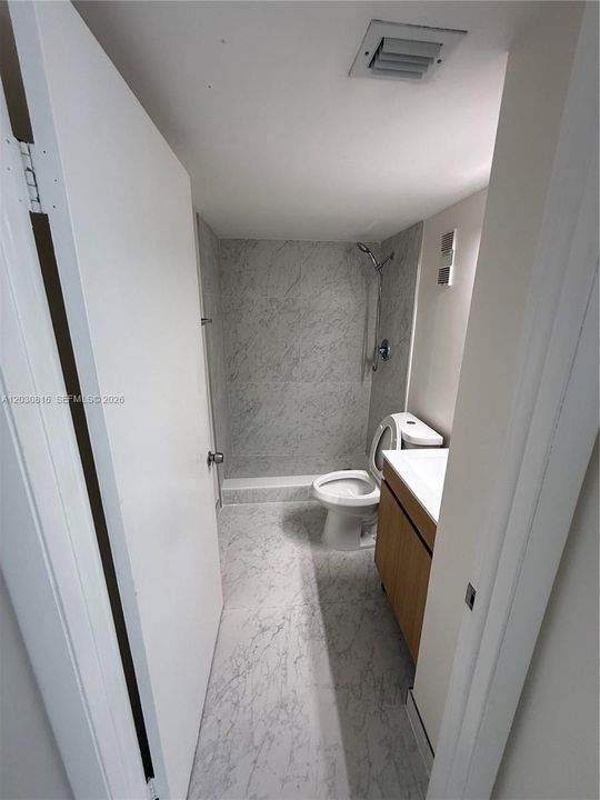 For Rent: $3,200 (2 beds, 2 baths, 875 Square Feet)