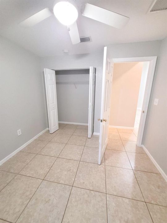 524 BACK ROOM