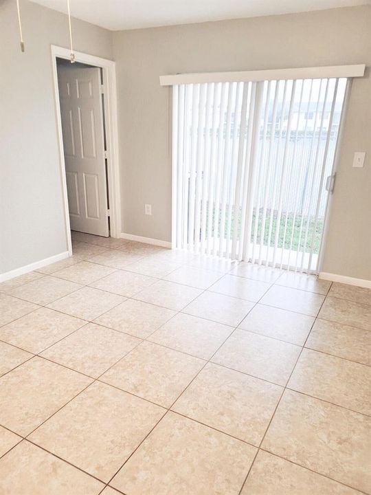 524 MASTER BEDROOM