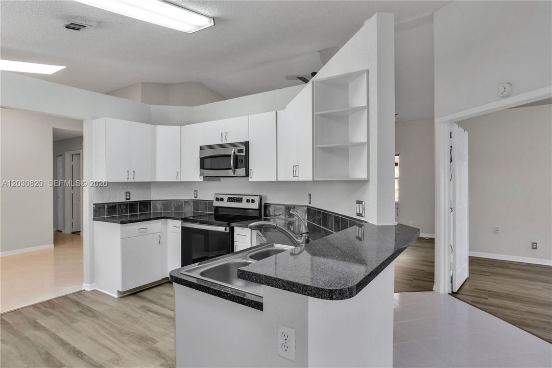 For Sale: $625,000 (3 beds, 2 baths, 1520 Square Feet)