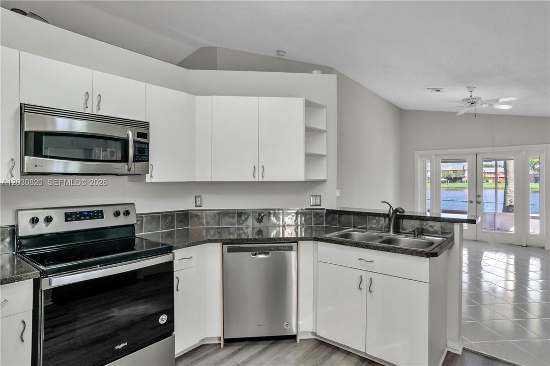For Sale: $625,000 (3 beds, 2 baths, 1520 Square Feet)