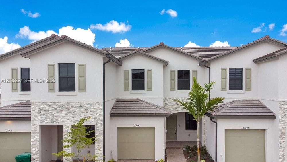 For Rent: $2,900 (3 beds, 2 baths, 1331 Square Feet)