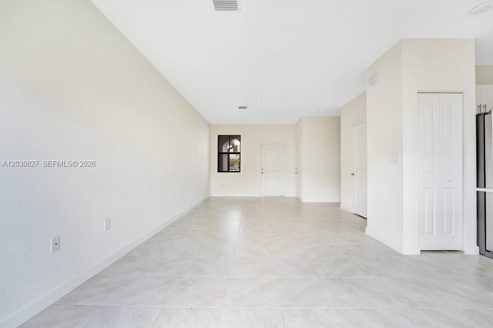 For Rent: $2,900 (3 beds, 2 baths, 1331 Square Feet)