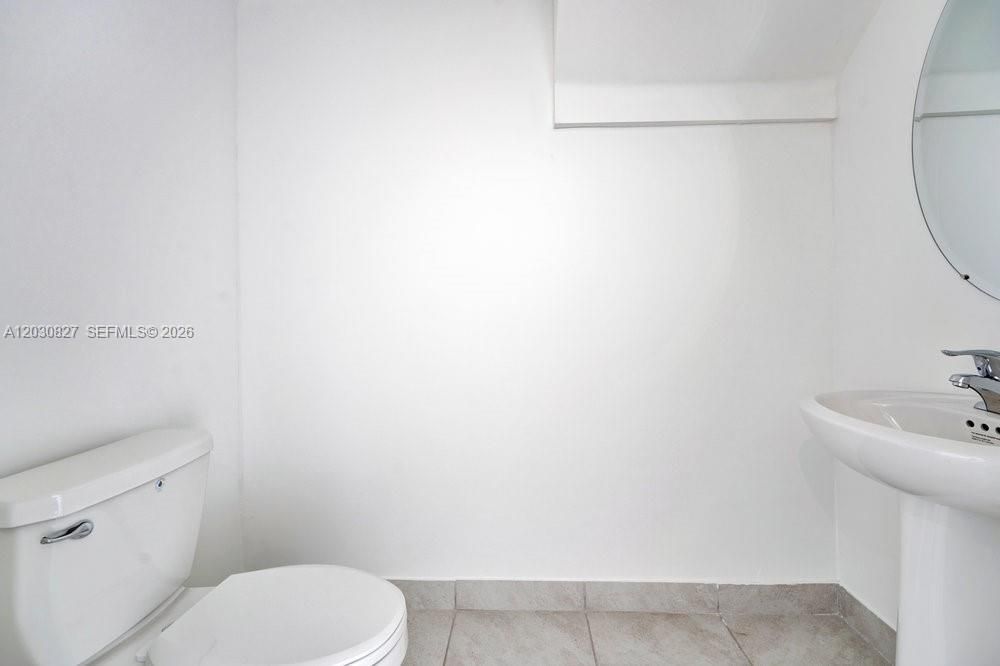 For Rent: $2,900 (3 beds, 2 baths, 1331 Square Feet)