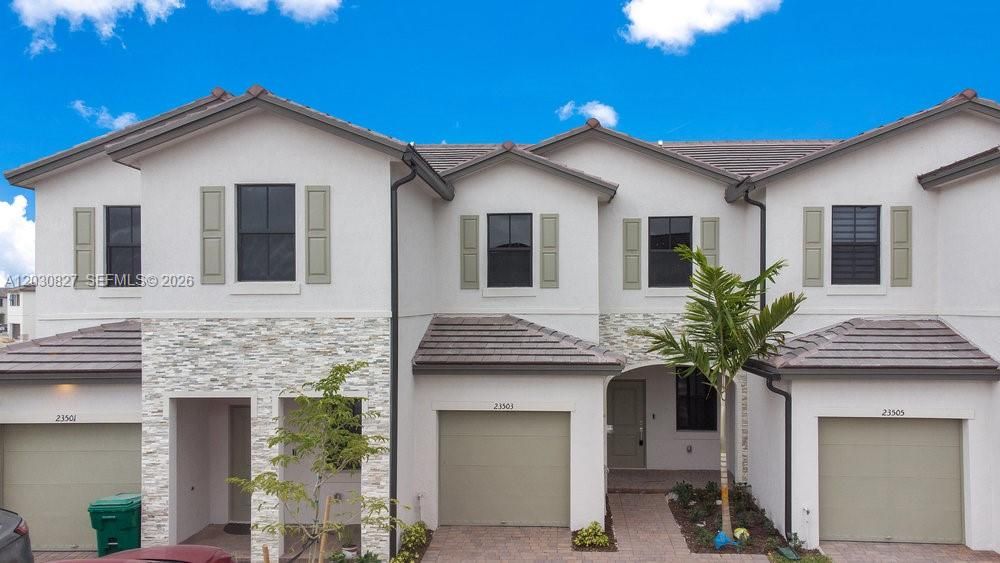 For Rent: $2,900 (3 beds, 2 baths, 1331 Square Feet)
