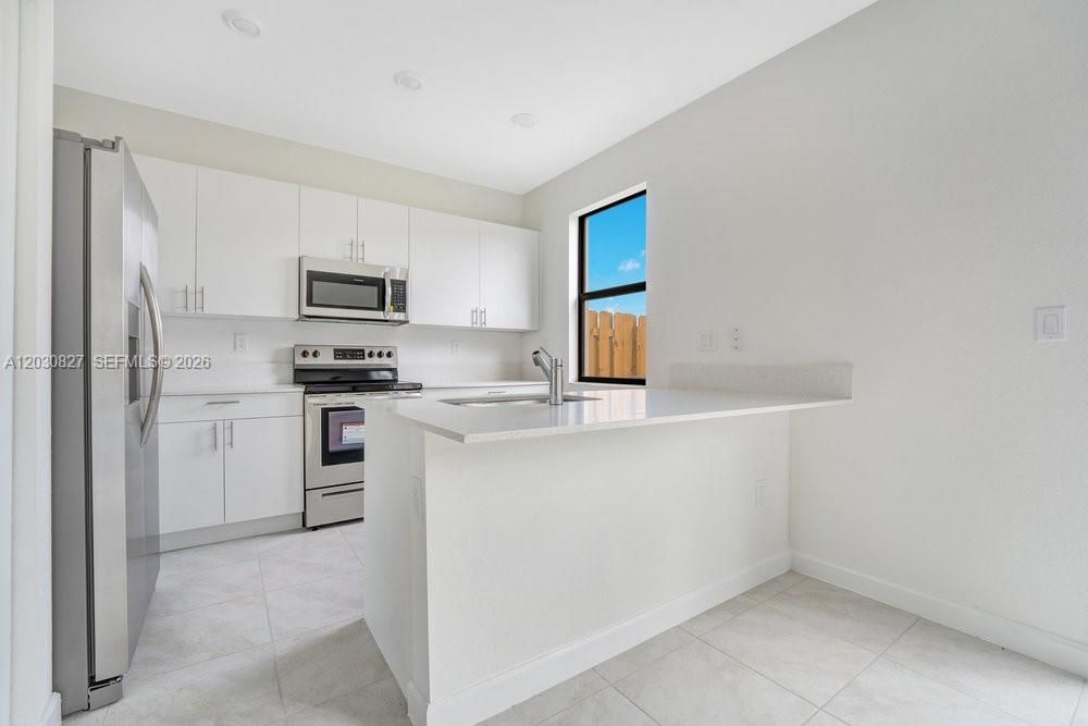 For Rent: $2,900 (3 beds, 2 baths, 1331 Square Feet)