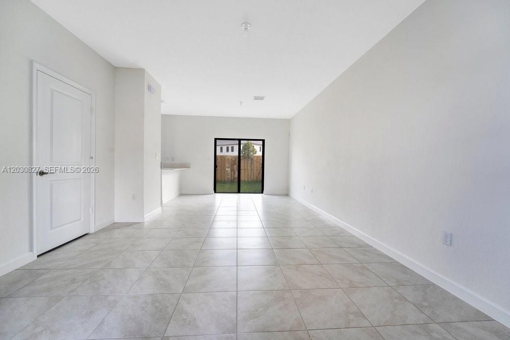For Rent: $2,900 (3 beds, 2 baths, 1331 Square Feet)