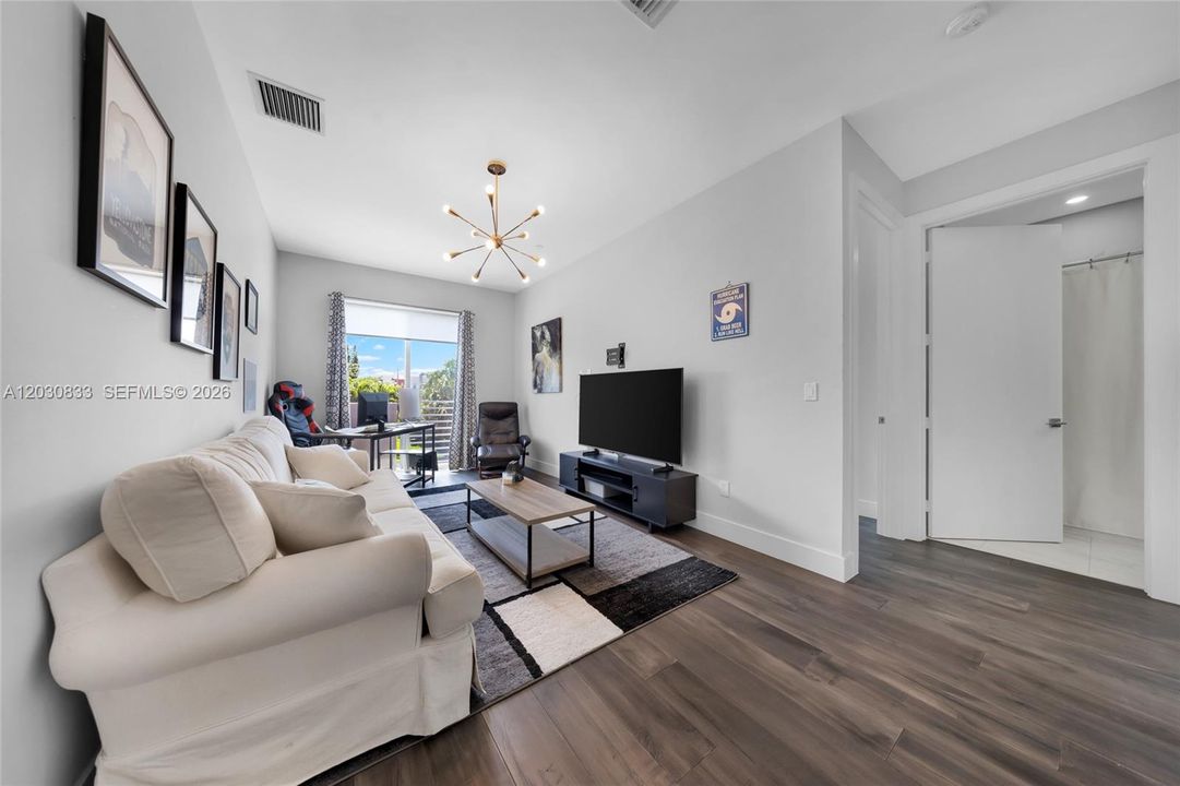 3rd Bedroom/office