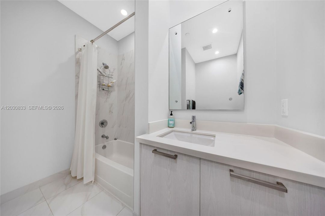 En Renta: $5,200 (3 camas, 2 baños, 1542 Pies cuadrados)