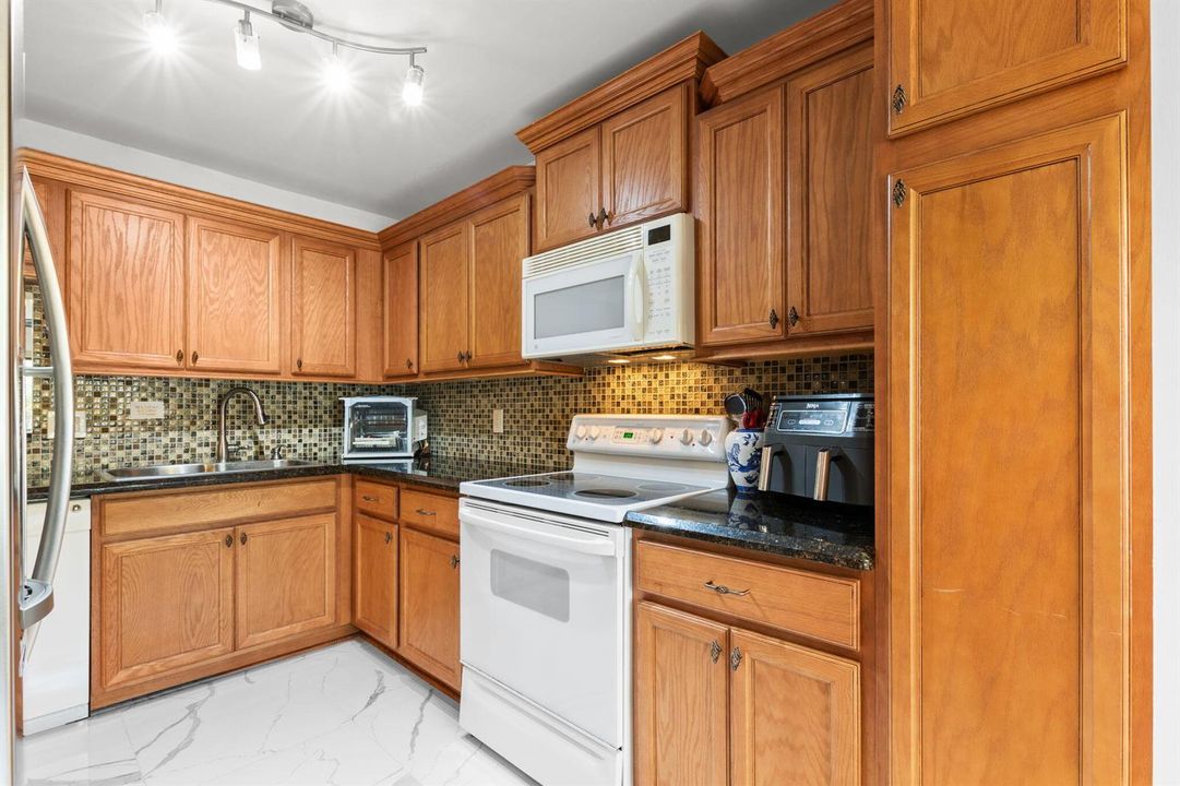 10-web-or-mls-10110-cedar-point-blvd-102