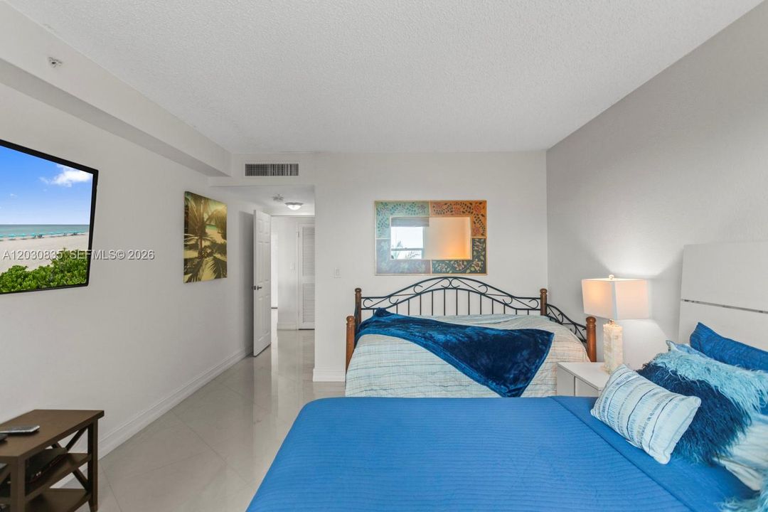 For Rent: $3,500 (1 beds, 1 baths, 745 Square Feet)