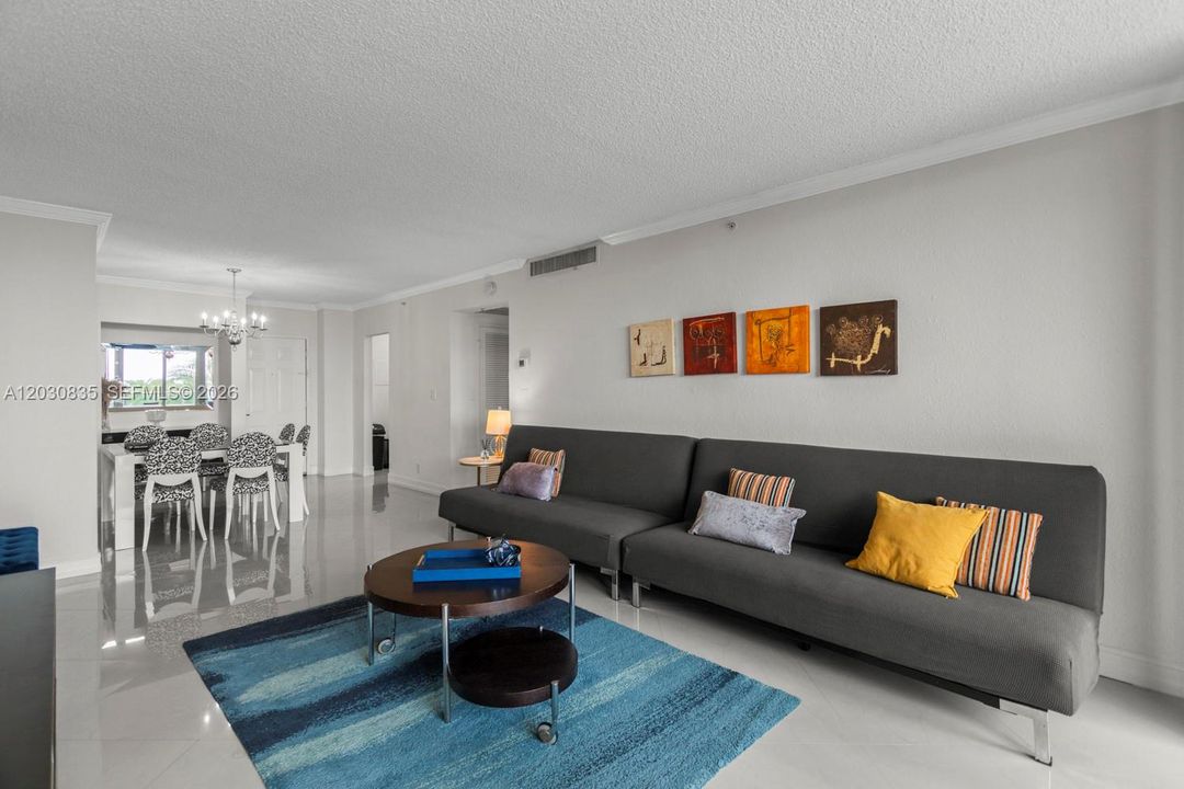For Rent: $3,500 (1 beds, 1 baths, 745 Square Feet)