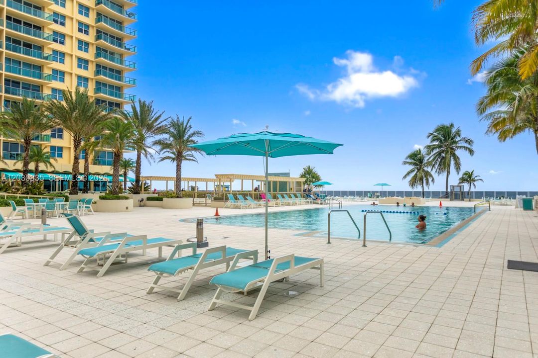 For Rent: $3,500 (1 beds, 1 baths, 745 Square Feet)