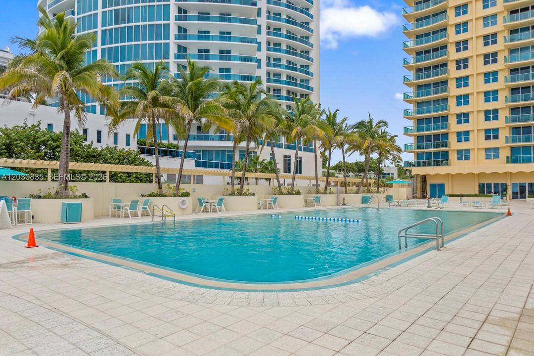 For Rent: $3,500 (1 beds, 1 baths, 745 Square Feet)