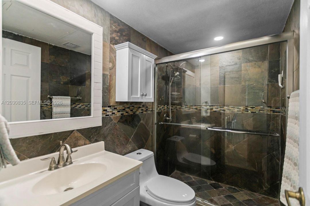 For Rent: $3,500 (1 beds, 1 baths, 745 Square Feet)