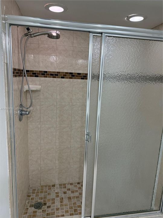 В аренду: $2,600 (2 спален, 2 ванн, 885 Квадратных фут)