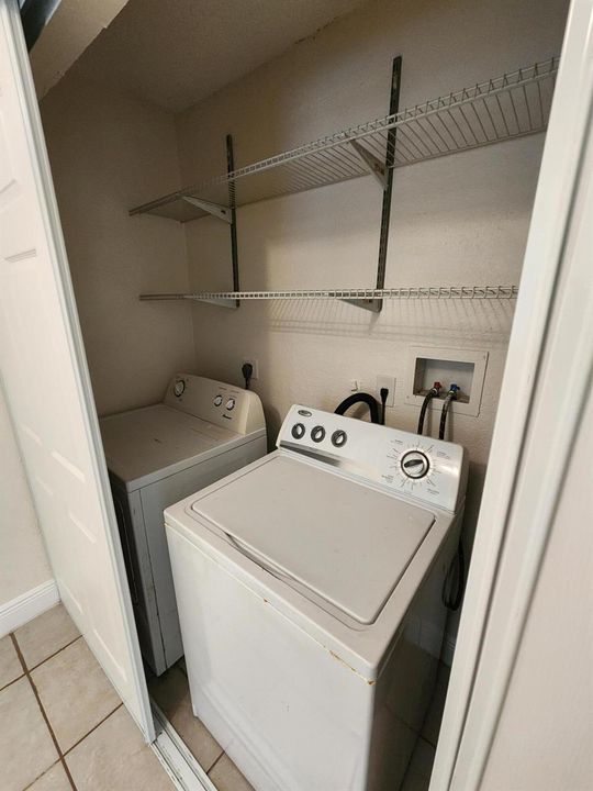 washer/dryer 3rd bedrrom closet