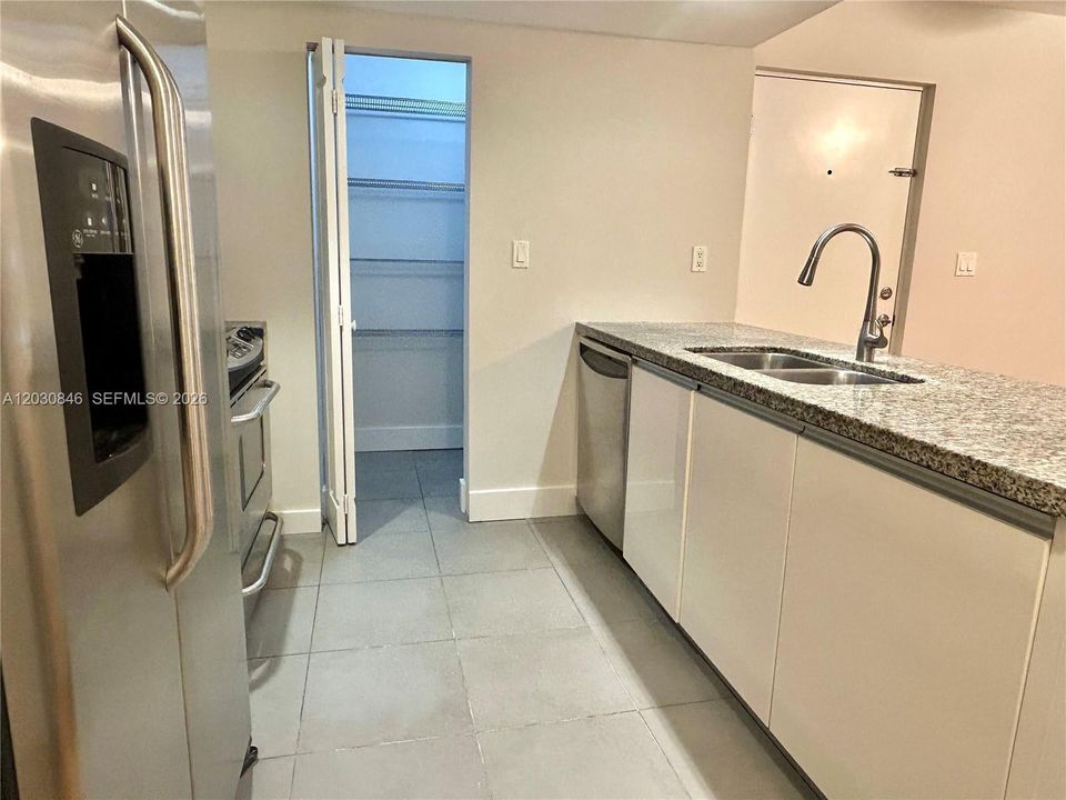 En Renta: $3,100 (3 camas, 3 baños, 1325 Pies cuadrados)
