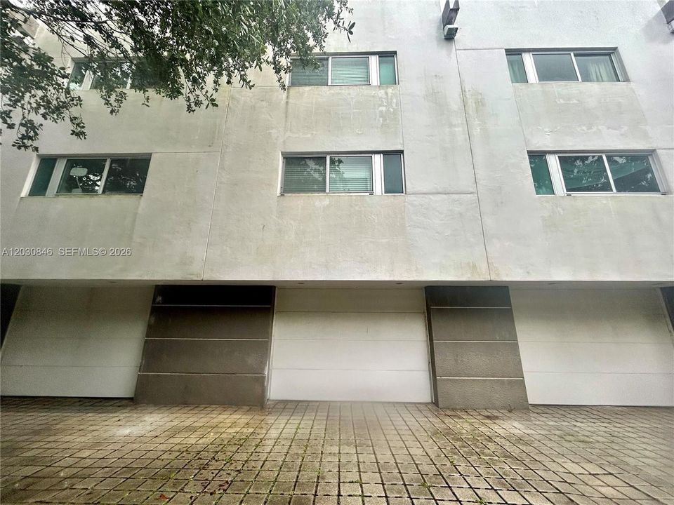 En Renta: $3,100 (3 camas, 3 baños, 1325 Pies cuadrados)