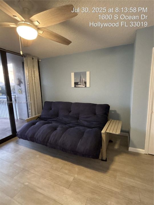 Active With Contract: $2,550 (2 beds, 2 baths, 1218 Square Feet)