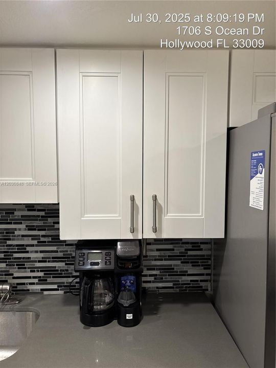 Active With Contract: $2,550 (2 beds, 2 baths, 1218 Square Feet)