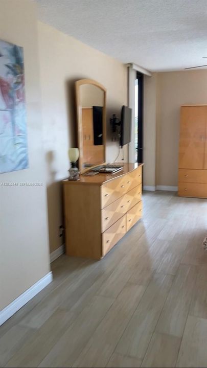For Rent: $2,550 (2 beds, 2 baths, 1218 Square Feet)