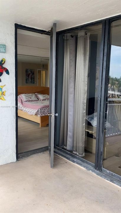 For Rent: $2,550 (2 beds, 2 baths, 1218 Square Feet)