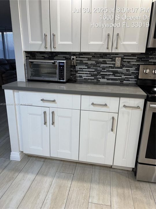 Active With Contract: $2,550 (2 beds, 2 baths, 1218 Square Feet)