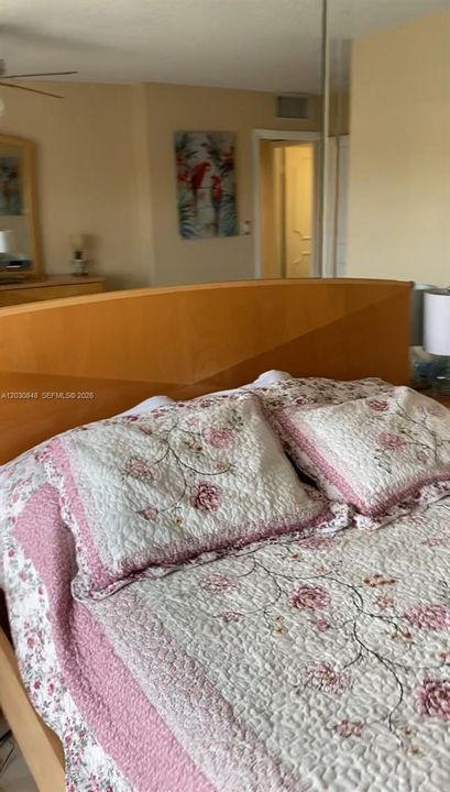 For Rent: $2,550 (2 beds, 2 baths, 1218 Square Feet)