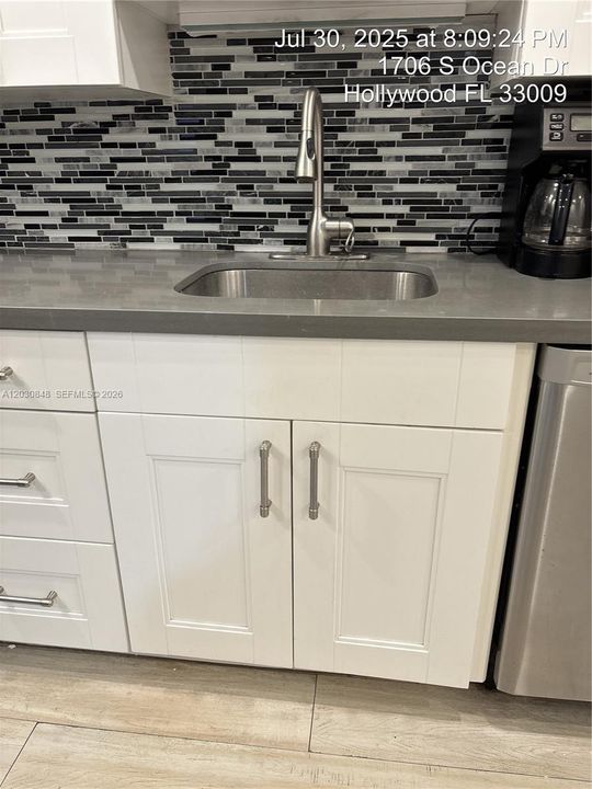 Active With Contract: $2,550 (2 beds, 2 baths, 1218 Square Feet)