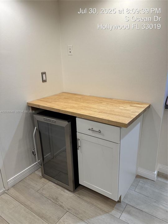 Active With Contract: $2,550 (2 beds, 2 baths, 1218 Square Feet)