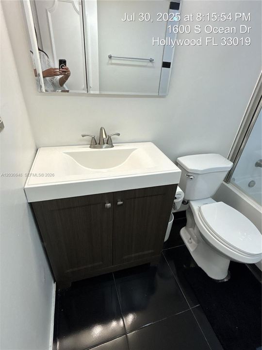 Active With Contract: $2,550 (2 beds, 2 baths, 1218 Square Feet)