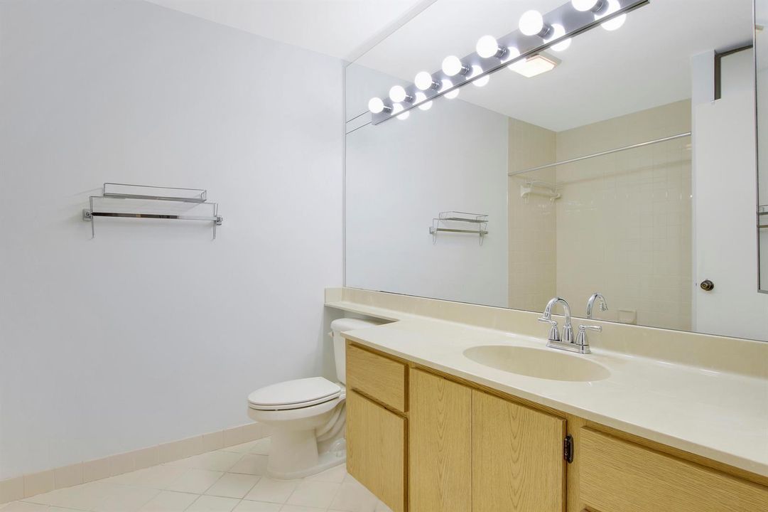 2nd Bathroom