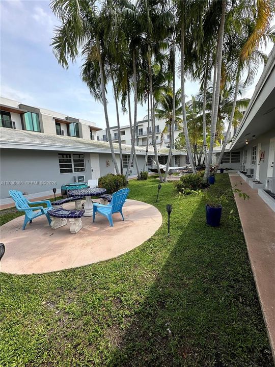 For Rent: $1,600 (1 beds, 1 baths, 9066 Square Feet)